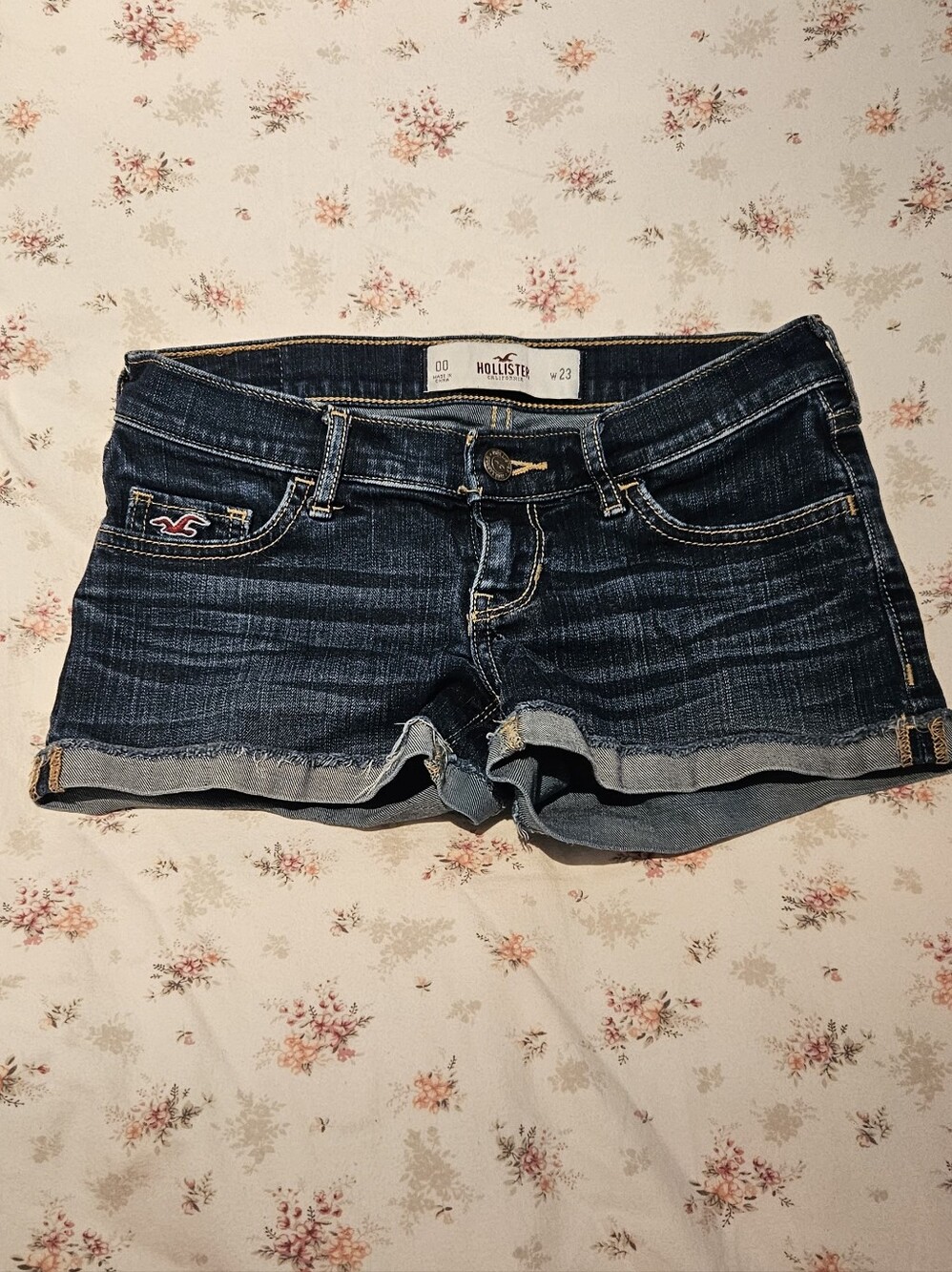 2000s Hollister Dark Wash Jean Shorts